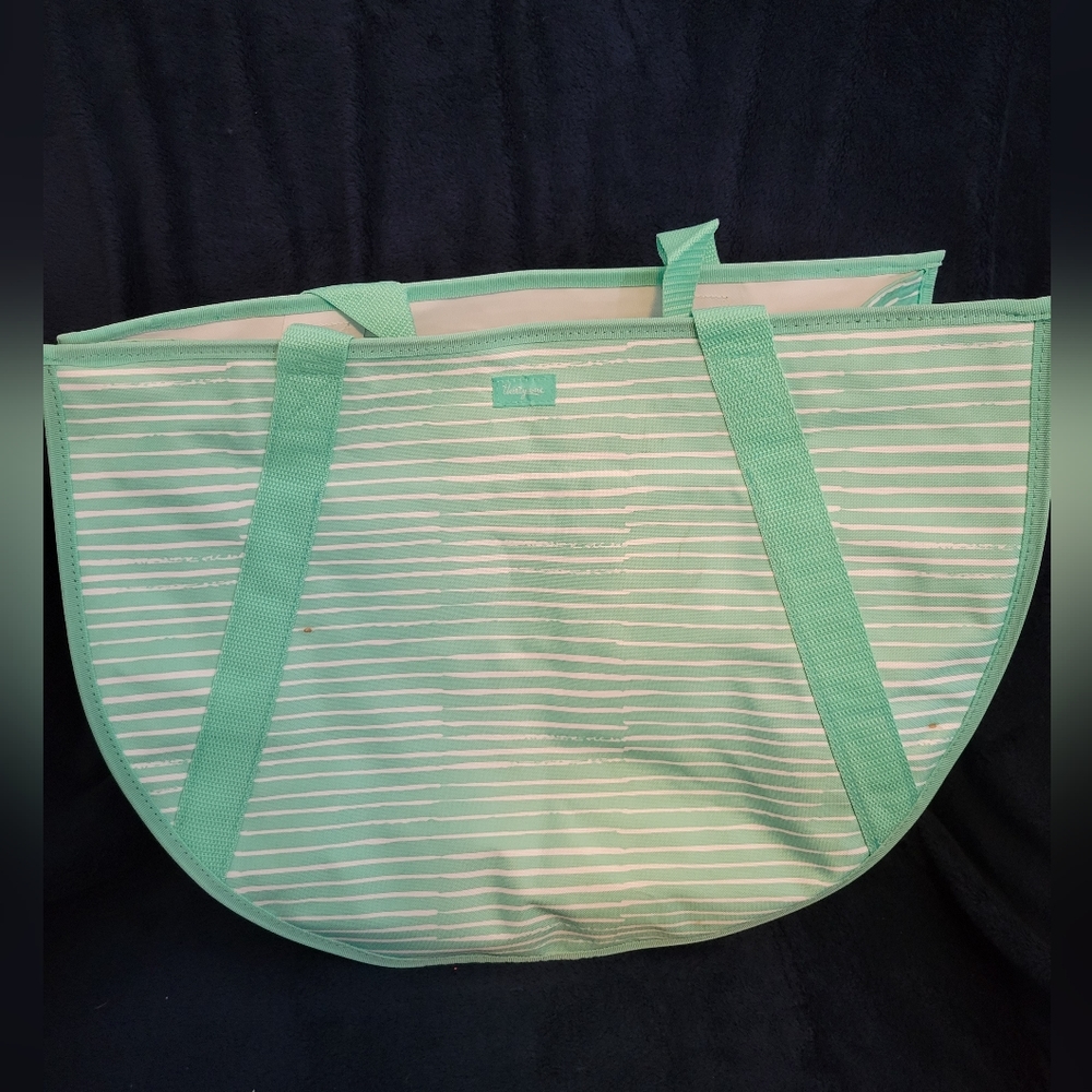 Thirty-one Round Utility Tote - Miami Stripe - Picture 3 of 5